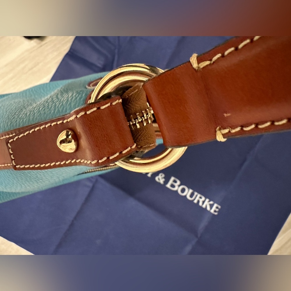 Dooney & Bourke Used! This shoulder bag, crafted,Italian pebbled leather! Used - Picture 8 of 11